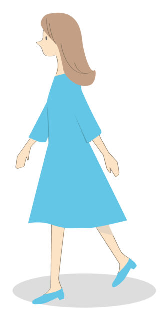 歩く女性1