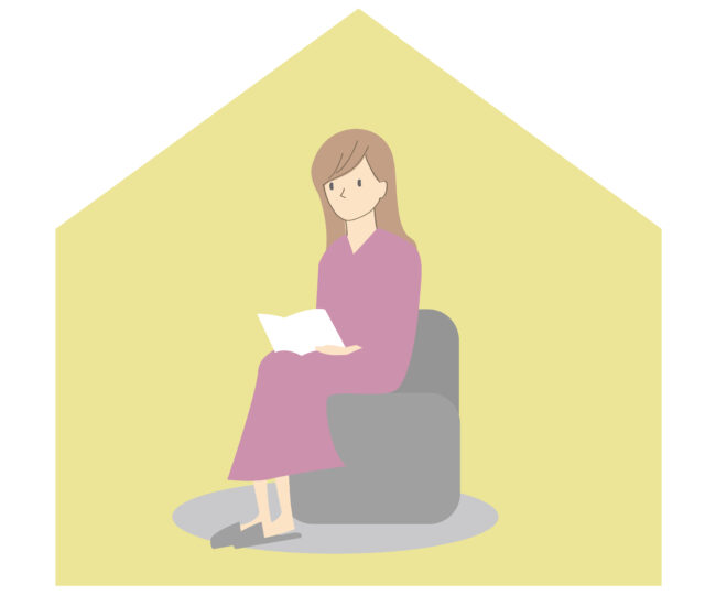 家で読書する女性1